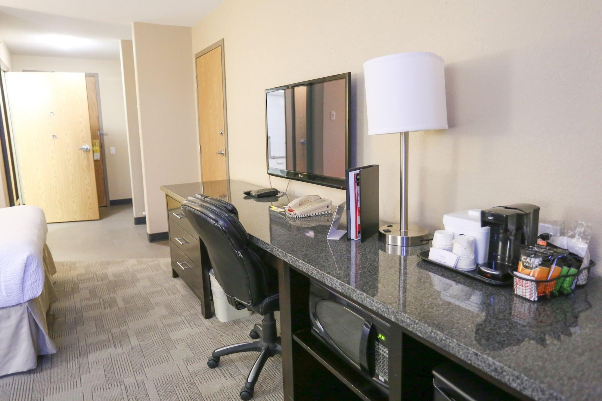 Days Inn By Wyndham Calgary Airport Dış mekan fotoğraf