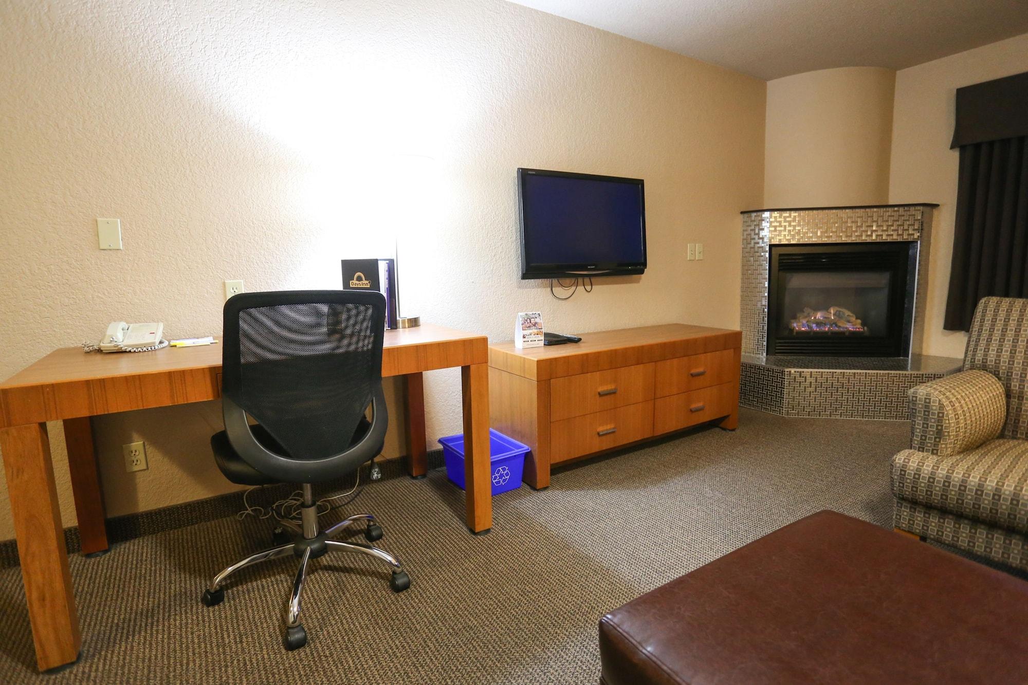 Days Inn By Wyndham Calgary Airport Dış mekan fotoğraf
