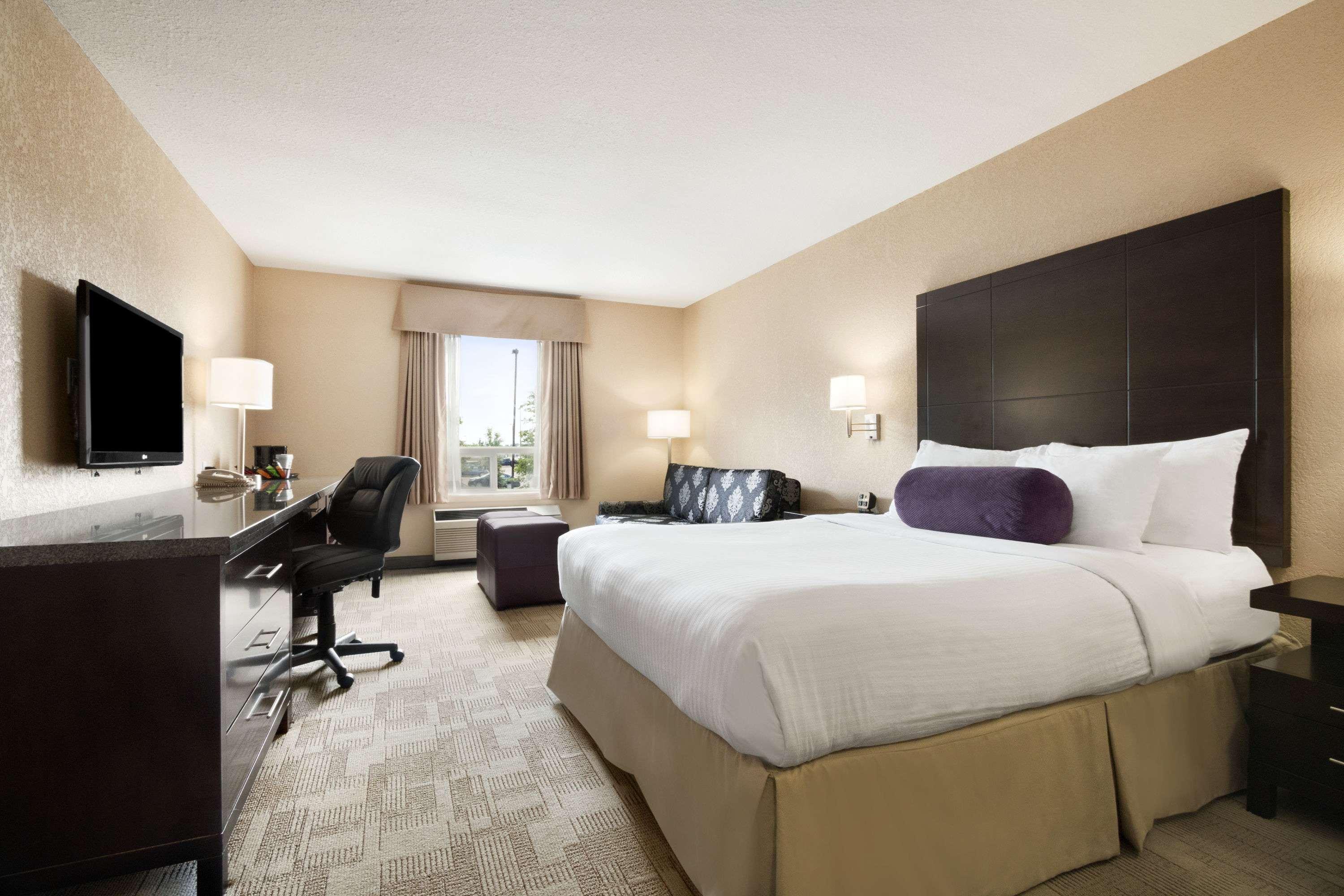 Days Inn By Wyndham Calgary Airport Dış mekan fotoğraf