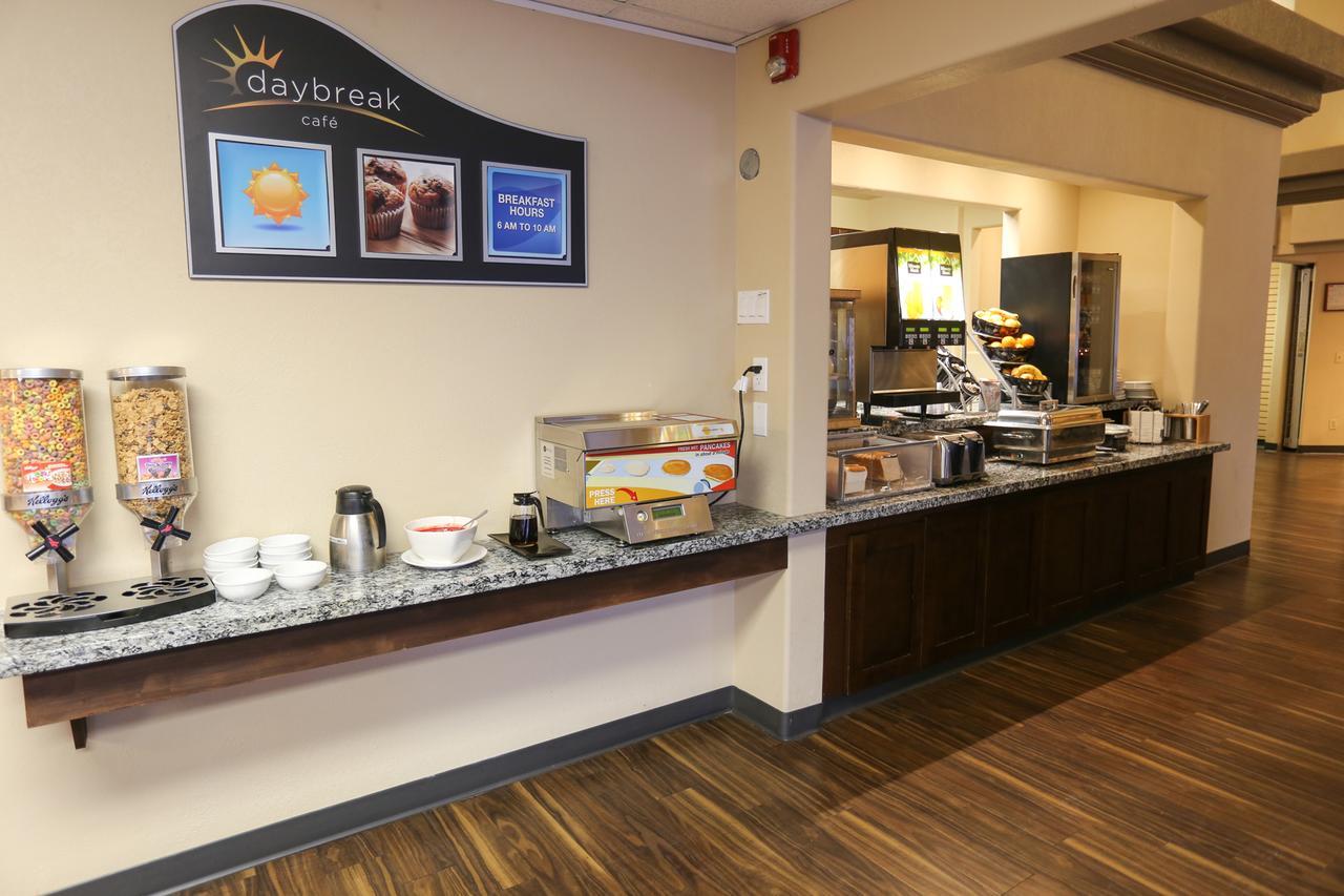 Days Inn By Wyndham Calgary Airport Dış mekan fotoğraf